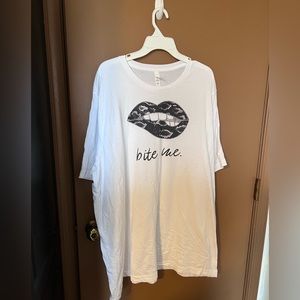 New without tags tahirt